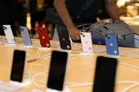 از رجیستر تا تعرفه واردات آیفون؛ باز ردپای دلالان در تصمیمات بازار