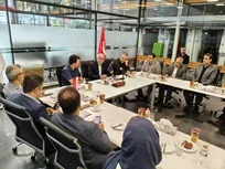 بازار صنایع‌دستی ایران باید از روستا‌ها به شبکه‌های جهانی فروش متصل شود