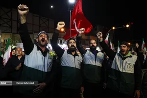 اجتماع مردمی در حمایت از رزمندگان اسلام و بیعت با رهبری و محکومیت حملات وحشیانه صهیونیستی - آمریکایی با حضور مردم انقلابی و شهیدپرور در میدان شهدا تهران