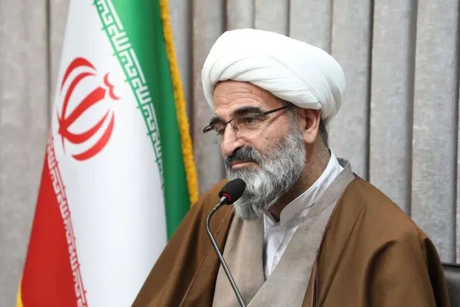 امام جمعه سمنان: بصیرت؛ اصل نخست مقابله با دشمن است