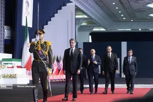 ادای احترام مقامات و مسئولان خارجی به پیکر امام شهید 