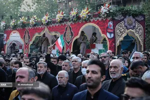 تشییع پیکر 100 شهید دوران دفاع مقدس همزمان با سالروز شهادت حضرت فاطمه زهرا(س) در تهران