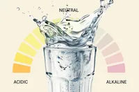 آب قلیایی یا معمولی؟ چرا باید به علم اعتماد کنیم، نه به تبلیغات