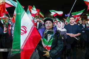 اجتماع مردمی در حمایت از رزمندگان اسلام_میدان انقلاب
