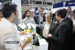 دکتر بیژن رنجبر رییس دانشگاه آزاد اسلامی در مراسم افتتاحیه سومین دوره نمایشگاه فناوری و نوآوری فن نما 1404