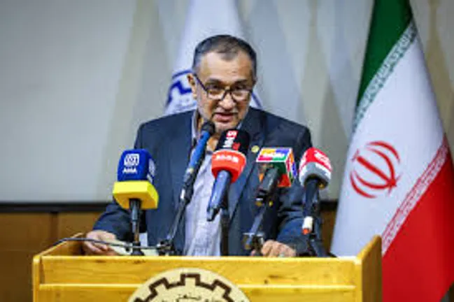 رئیس دانشگاه شریف: مشکلات معیشتی اساتید دانشگاه‌های دولتی نیازمند توجه مسئولان است