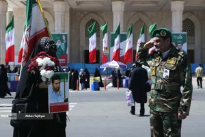 نمازگزاران جمعه در مرقد مطهر امام راحل(ره)