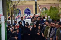استقبال باشکوه دانشگاهیان واحد خوی از پرچم متبرک امام رضا(ع) در گلزار شهدا