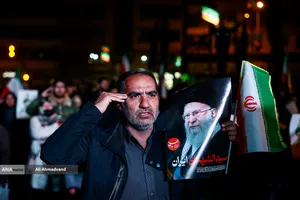 اجتماع مردمی در خونخواهی امام شهید امت - میدان انقلاب