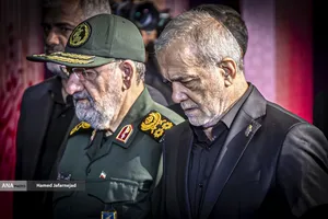 ادای احترام مقامات و مسئولان خارجی به پیکر امام شهید 