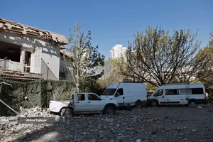 بازدید وزیر علوم از پژوهشگاه هوافضا در تهران