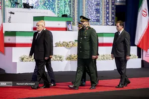 ادای احترام مقامات و مسئولان خارجی به پیکر امام شهید 