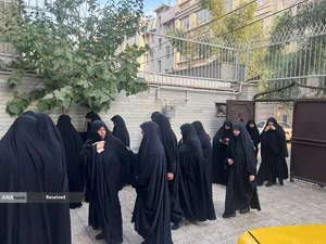 دیدار و تکریم خادمیاران رضوی منطقه 14 تهران با جمعی خانواده شهدا دفاع مقدس و جنگ 12 روزه صهیونیستی