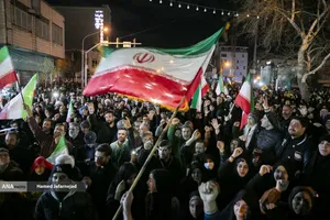 عزاداری شهادت رهبر انقلاب در چهارراه کوکاکولا خیابان پیروزی تهران