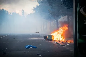 تظاهرات شنبه در پاریس به درگیری و خشونت میان پلیس ضد شورش و معترضان کشیده شد