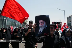 تشییع پیکر مطهر آقای شهید ایران و خانواده ایشان
