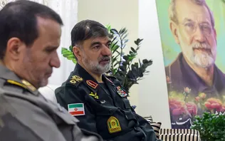 دیدار سردار رادان با خانواده شهیدان لاریجانی، نصیرزاده و سلیمانی