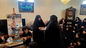 دیدار و تکریم خادمیاران رضوی منطقه 14 تهران با خانواده شهید جناب زاده