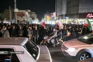 عزاداری شهادت رهبر انقلاب در چهارراه کوکاکولا خیابان پیروزی تهران