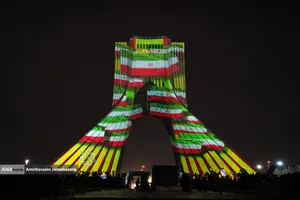 نور افشانی در شب سالگرد پیروزی انقلاب اسلامی