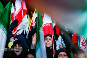 مراسم عزاداری در سوگ رهبر شهید انقلاب - میدان انقلاب تهران
