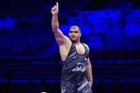 کشتی قهرمانی جهان| تانک بختیاری به رنگ طلا؛ میرزازاده هم دبل کرد؛ ۲ طلا و یک برنز برای ایران در ۴ وزن اول