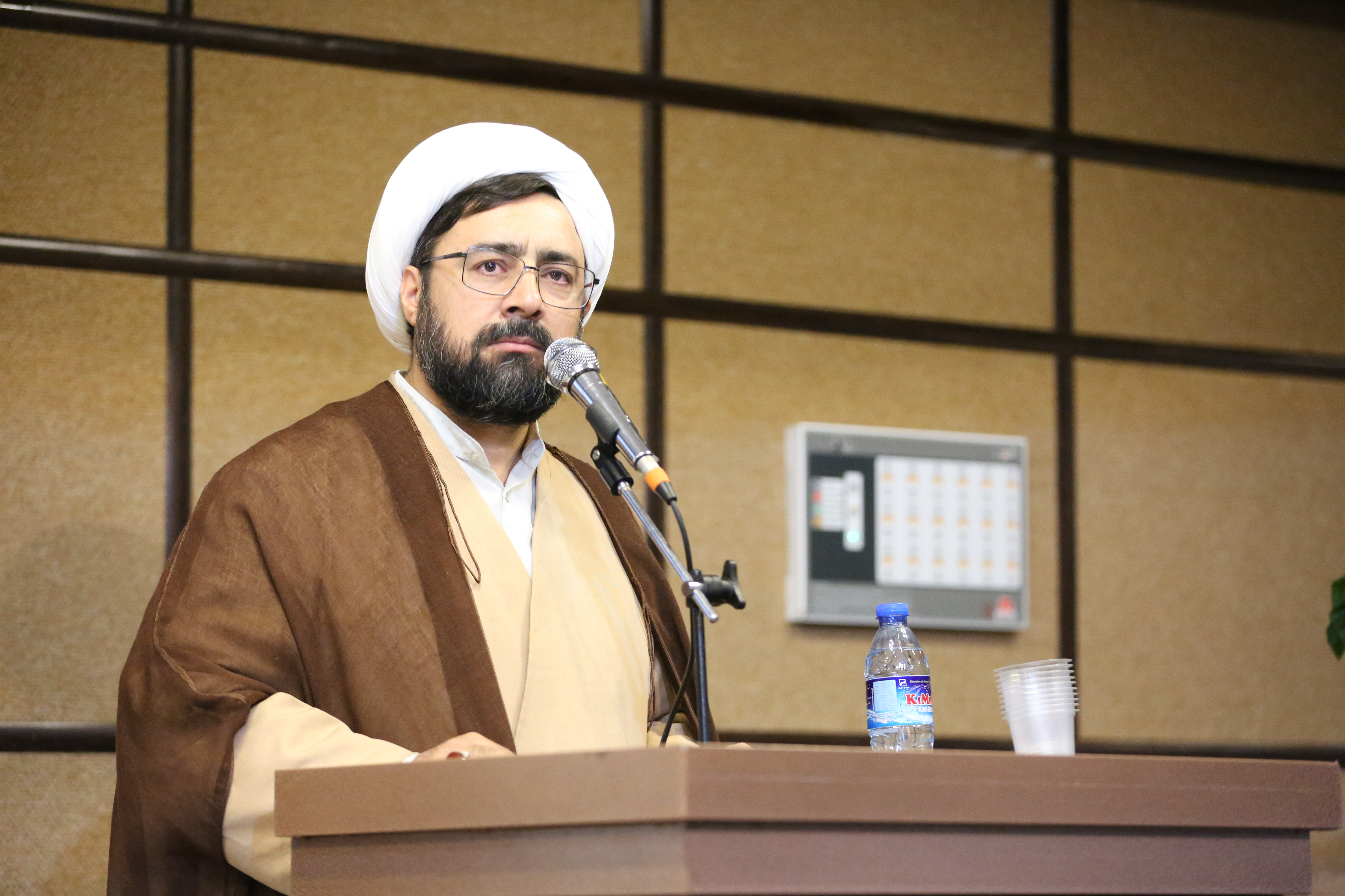 ایمان و اعتقاد راسخ رزمندگان، مانع از تصرف حتی یک وجب از خاک ایران شد/ در زمینه موشک‌های بالستیک و پهباد در دنیا بهترینیم