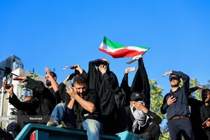 تشییع پیکر مطهر آقای شهید ایران و خانواده ایشان در مشهد