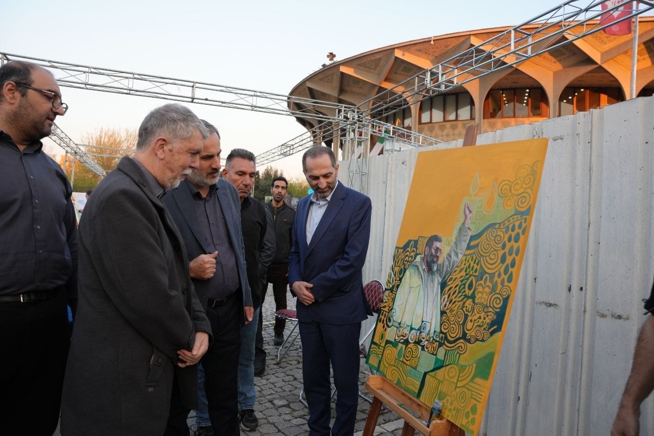 آغاز ویژه‌برنامه «برای ایران، سرچشمه هنر» در تئاتر شهر / صالحی: آثار هنری متعددی درباره جنگ رمضان در دست تولید است