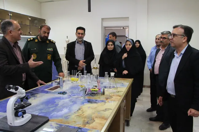 بهره‌برداری از آزمایشگاه مرکزی مجتمع مدارس دانشگاه آزاد اسلامی مرودشت