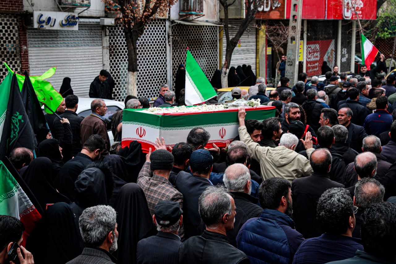 برگزاری مراسم تشییع پیکر مادر شهیدان افراسیابی برگزاری مراسم تشییع پیکر مادر شهیدان افراسیابی