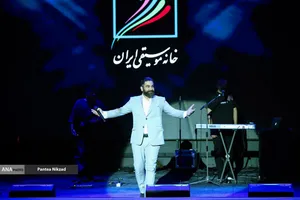 علی زند وکیلی در بیستمین مراسم شب موسیقی