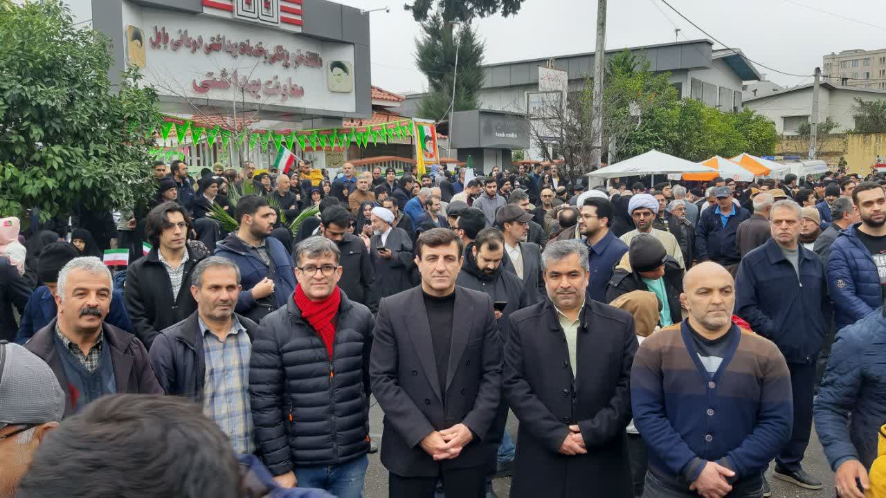 حضور پرشور دانشگاهیان آزاد اسلامی در راهپیمایی 22 بهمن؛ تجلی وفاداری به انقلاب