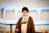 امام جمعه مشهد: افرادی که می&zwnj;گویند جنگ را تمام کنید ما شکست خورده&zwnj;ایم یا منافق هستند یا قلب مریضی دارند