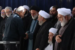 مراسم اقامه نماز بر پیکر مطهر امام مجاهد شهید حضرت آیت&zwnj;الله العظمی سیدعلی خامنه&zwnj;ای و شهدای خانواده ایشان