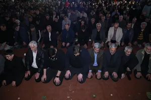 اقامه نماز استغاثه به امام زمان زمان(عج) - چهارراه نبرد خیابان پیروزی