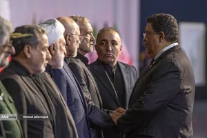ادای احترام مقامات و مسئولان خارجی به پیکر امام شهید 