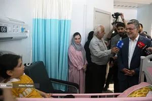 محمدرضا ظفرقندی، وزیر بهداشت در بازدید از انستیتو کانسر مجتمع بیمارستانی امام خمینی (ره)