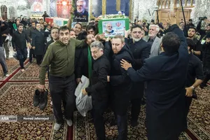 تشییع و تدفین پیکر مطهر دانشمند هسته&zwnj;ای شهید محمدمهدی طهرانچی رییس دانشگاه آزاد اسلامی و همسر گرانقدرش شهیده مژگان قراویری در حرم حضرت عبدالعظیم حسنی(ع)