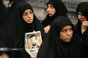 مراسم عزادارای شب عاشورای حسینی(ع) در حسینیه امام خمینی(ره) با حضور رهبر معظم انقلاب