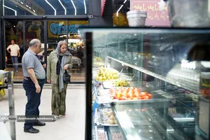 حضور مردم در رستوران ها و غذاخوری ها در شب های تهران 