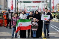 فردا قرار خانوادگی داریم؛ چرا ۲۲ بهمن را با بچه‌ها به راهپیمایی برویم؟