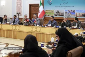 نشست علی نبیان رییس سازمان ملی زمین و مسکن وزارت راه و شهرسازی با اصحاب رسانه