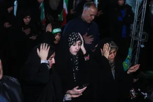 اقامه نماز استغاثه به امام زمان زمان(عج) - چهارراه نبرد خیابان پیروزی