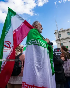 تظاهرات ساکنان لندن در حمایت از جمهوری اسلامی ایران و محکوم کردن حملات صهیونی - آمریکایی به خاک ایران