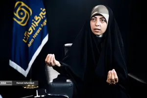 گفت و گو با الهام عابدینی خبرنگار و مجری تلویزیون