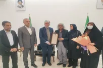 وزیر ارشاد نشان درجه یک هنری را به استاد هنرهای نمایشی هرمزگان اعطا کرد+ فیلم