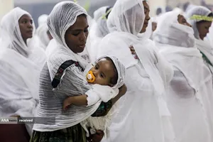 مراسم مسیحیان ارتدوکس قبطی در منطقه کوه مکتام قاهره، مصر