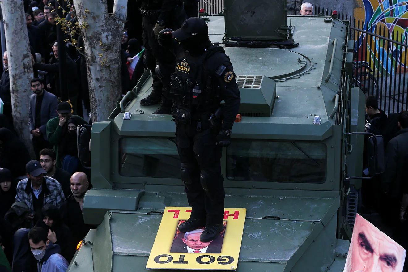 تشییع پیکر شهیدان لاریجانی، سلیمانی و شهدای ناو دنا - 3