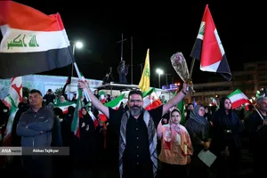 اجتماع مردمی در حمایت از رزمندگان اسلام